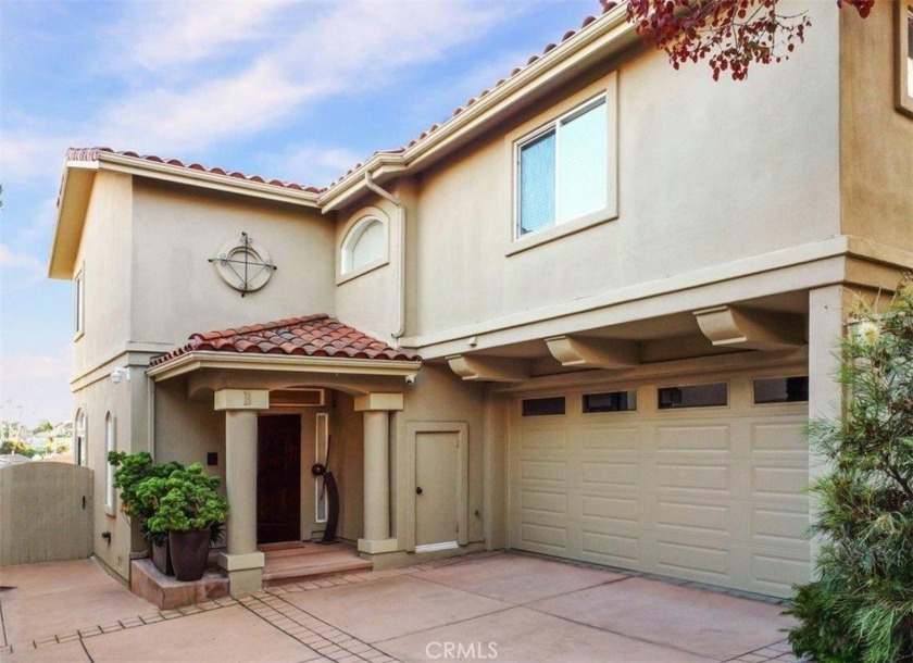2020 Clark Lane #B, Redondo Beach
Tucked away on a desirable - Beach Townhome/Townhouse for sale in Redondo Beach, California on Beachhouse.com