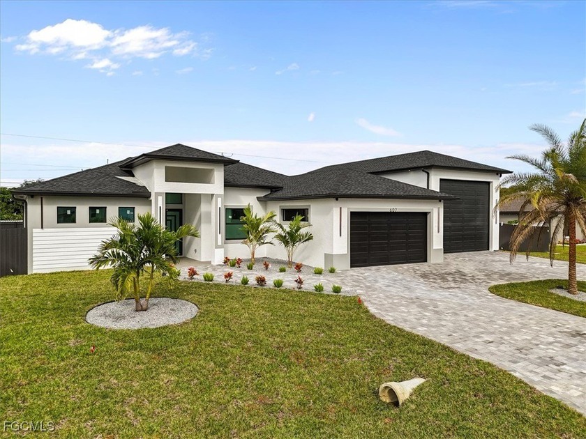 Luxury home on a 0.34 acre (15,000 sqft) lot in one of Cape - Beach Home for sale in Cape Coral, Florida on Beachhouse.com