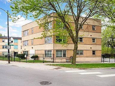 7800 S Exchange Avenue comprises six residential units evenly - Beach Home for sale in Chicago, Illinois on Beachhouse.com