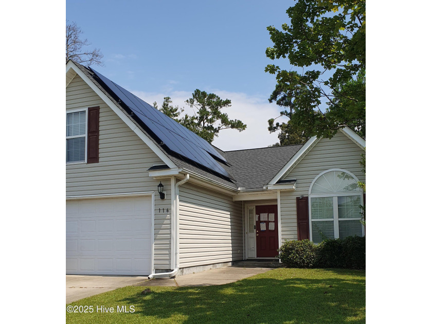 House is a SHORT SALEe take a look at this diamond in the rough - Beach Home for sale in New Bern, North Carolina on Beachhouse.com