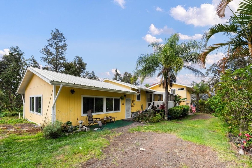 Discover this rare, 3/2 main home and 1/1 guest house - Beach Home for sale in Ocean View, Hawaii on Beachhouse.com