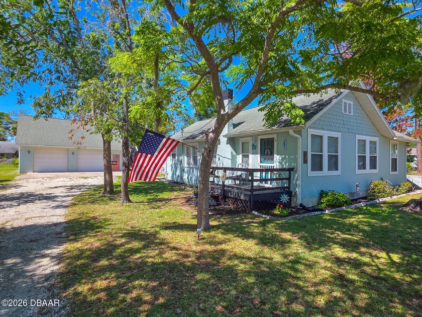 Unique property offering flexibility for an extended family or a - Beach Home for sale in Edgewater, Florida on Beachhouse.com