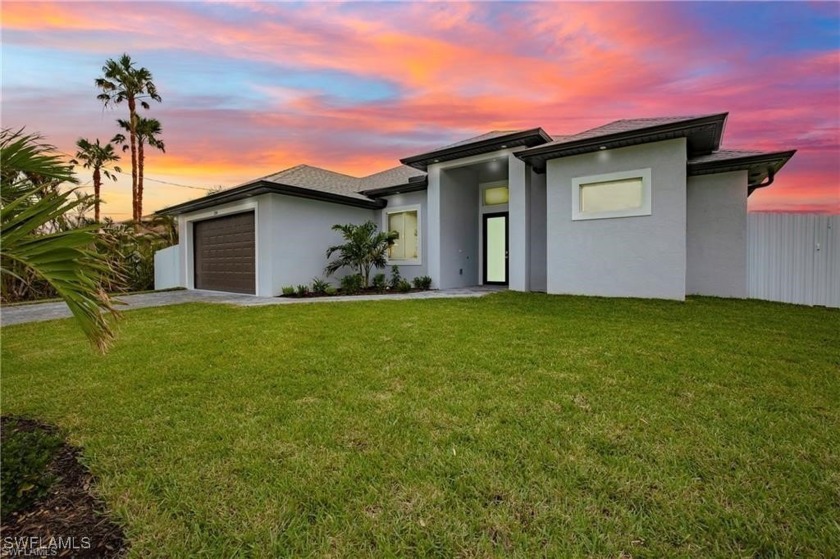 Welcome to Your Waterfront Paradise on a Beautiful Freshwater - Beach Home for sale in Cape Coral, Florida on Beachhouse.com