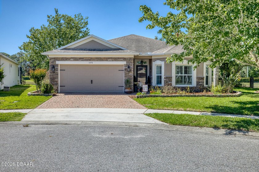 Welcome to Oakbrook. This cul-de-sac pool home is the one you've - Beach Home for sale in Port Orange, Florida on Beachhouse.com