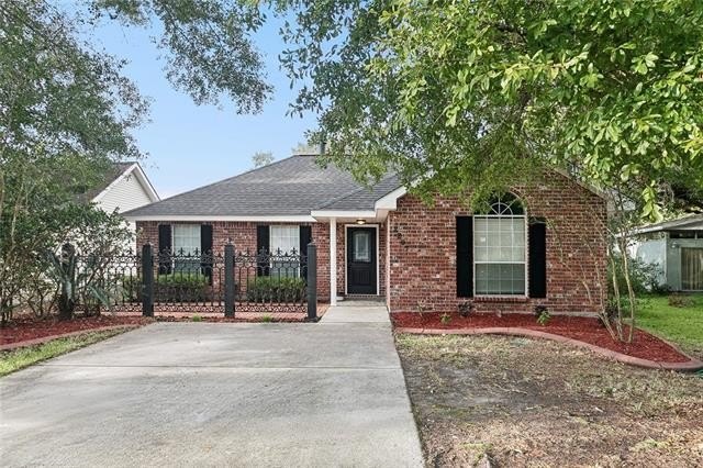 Nestled in the desirable Ozone Woods neighborhood, this - Beach Home for sale in Slidell, Louisiana on Beachhouse.com