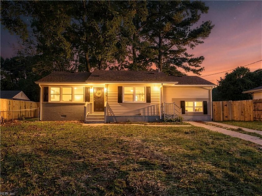Move-in ready updated 3BR/2BA one-story ranch in Aragona Village - Beach Home for sale in Virginia Beach, Virginia on Beachhouse.com
