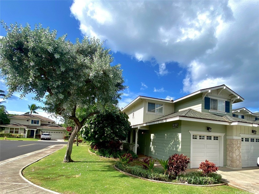 * BEAUTIFUL * IMMACULATE * SHOWS LIKE NEW * 2 bedroom/2 bath/ 2 - Beach Condo for sale in Kapolei, Hawaii on Beachhouse.com