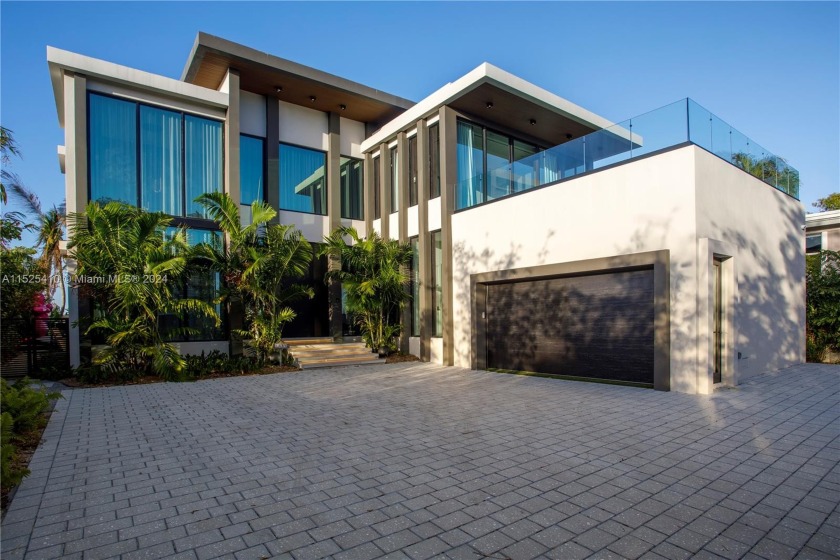 Villa Una, a Kobi Karp masterpiece, a brand new construction - Beach Home for sale in Miami Beach, Florida on Beachhouse.com