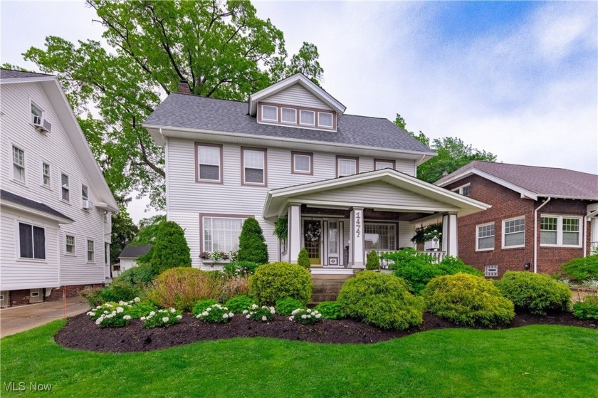 This captivating Lakewood, Ohio home will steal your heart! It's - Beach Home for sale in Lakewood, Ohio on Beachhouse.com