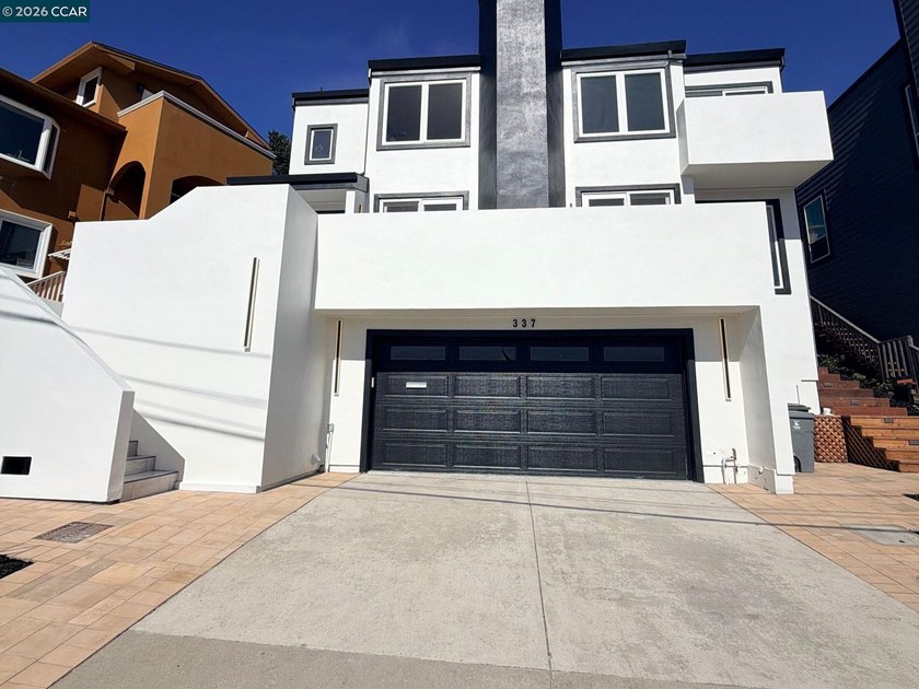 Breathtaking Pacific Ocean Views in the Heart of Pacifica. If - Beach Home for sale in Pacifica, California on Beachhouse.com