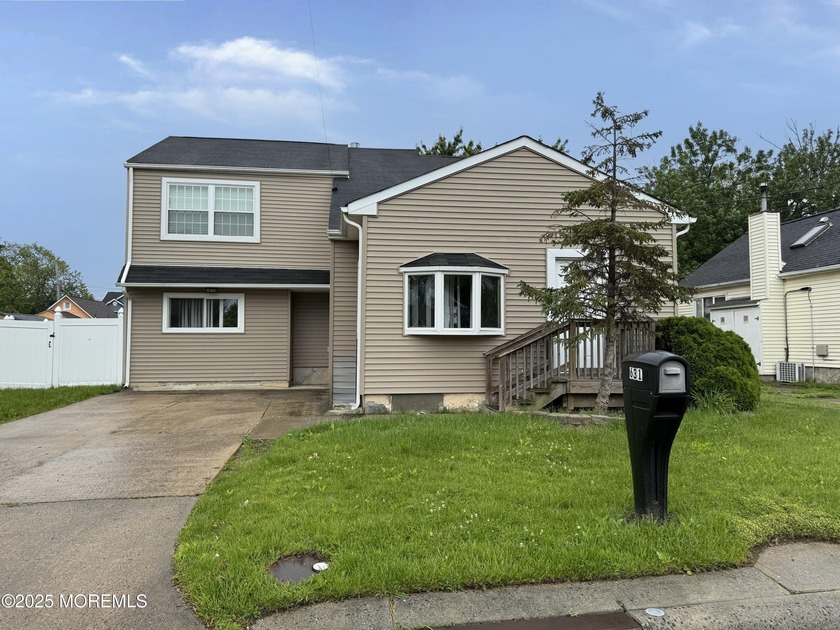 631 Sydney Ave is a lovely detached one family Colonial property - Beach Home for sale in Union Beach, New Jersey on Beachhouse.com
