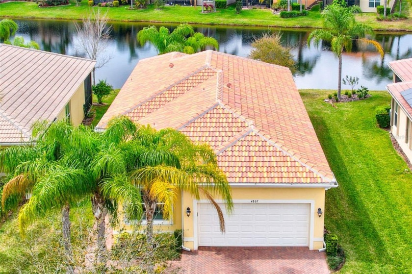 Welcome to your dream home! Nestled in Valencia Lakes, Tampa - Beach Home for sale in Wimauma, Florida on Beachhouse.com