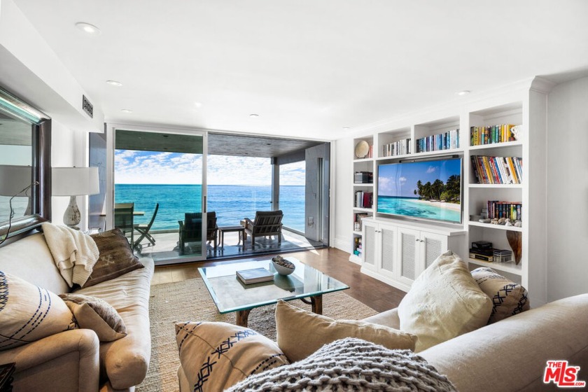 Experience perfection on the sand! This stunning beach retreat - Beach Home for sale in Malibu, California on Beachhouse.com