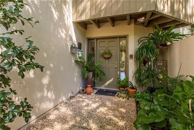 Condo fees include insurance including Flood. Views of sunsets - Beach Condo for sale in Mandeville, Louisiana on Beachhouse.com