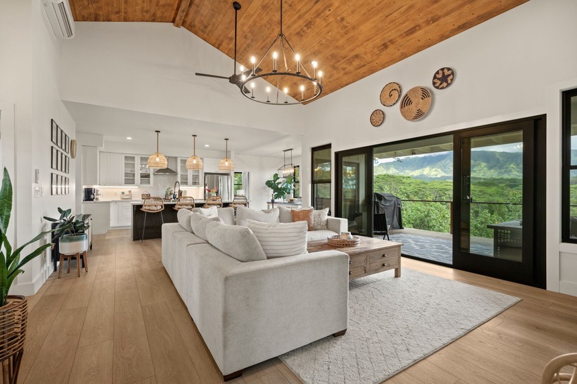 Perfectly situated on an idyllic private mountaintop in Wailua - Beach Home for sale in Kapaa, Hawaii on Beachhouse.com