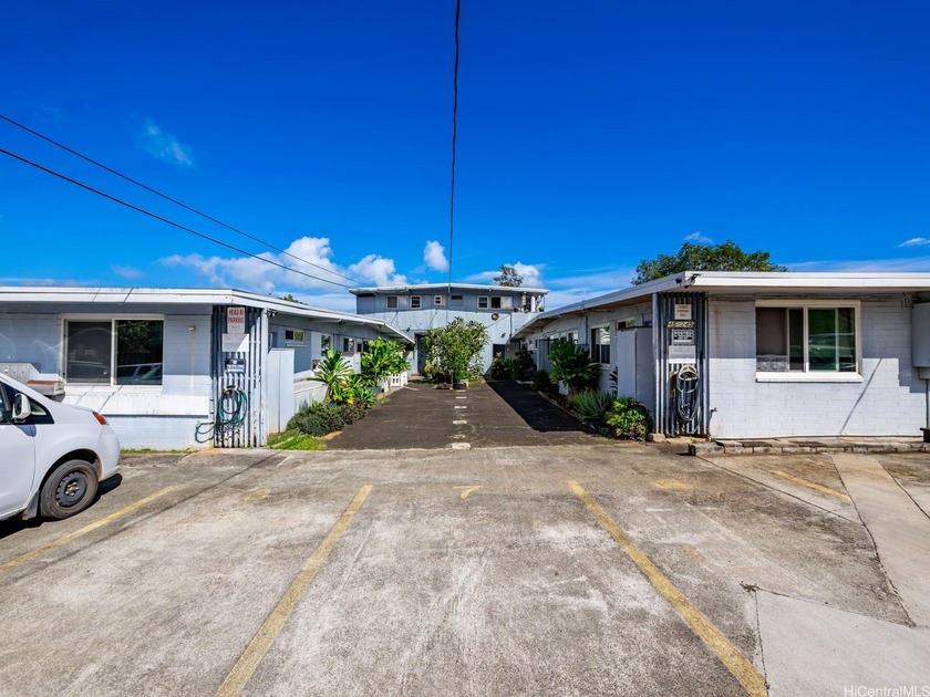 Full of opportunity! 45-245 Iole Street is a 10-unit apartment - Beach Commercial for sale in Kaneohe, Hawaii on Beachhouse.com