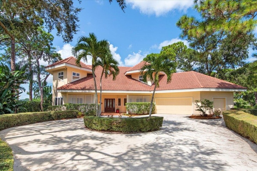 Spectacular golf & lake views of the Legacy Champion golf course - Beach Home for sale in Port Saint Lucie, Florida on Beachhouse.com