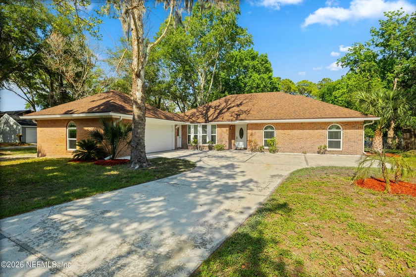 Stunning Single-Family Home with Modern Upgrades! This beautiful - Beach Home for sale in Jacksonville, Florida on Beachhouse.com