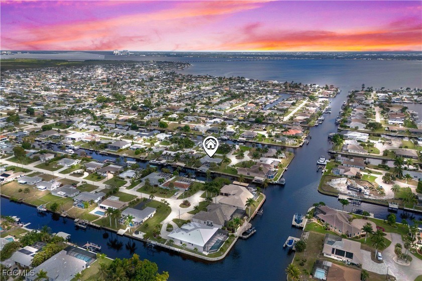 DIRECT BOAT ACCESS - MINUTES TO OPEN WATER! Nestled on a quiet - Beach Home for sale in Cape Coral, Florida on Beachhouse.com