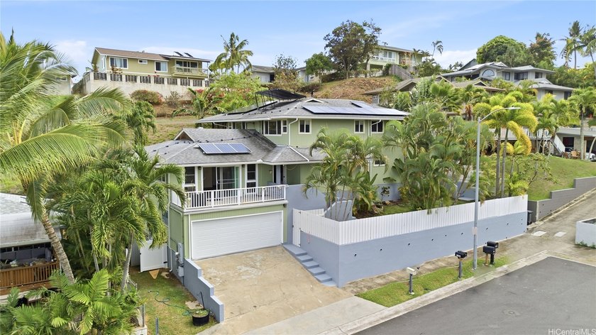 This beautiful home provides the perfect blend of Security - Beach Home for sale in Kailua, Hawaii on Beachhouse.com