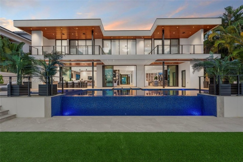 Absolutely STUNNING new modern waterfront estate with ultra - Beach Home for sale in Fort Lauderdale, Florida on Beachhouse.com