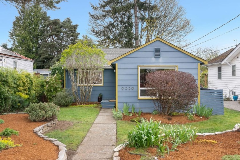 Welcome home to this stylishly updated bungalow in the heart of - Beach Home for sale in Seattle, Washington on Beachhouse.com