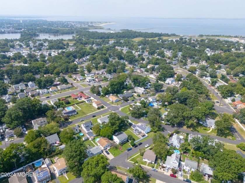 Welcome to your new home in the heart of Hazlet, NJ! This - Beach Home for sale in Hazlet, New Jersey on Beachhouse.com