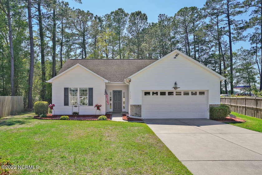 Well maintained 3 bedroom, 2 bath patio home in a quiet cul de - Beach Home for sale in Leland, North Carolina on Beachhouse.com