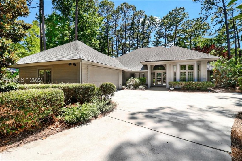 Superb value on meticulously maintained residence with sweeping - Beach Home for sale in Hilton Head Island, South Carolina on Beachhouse.com