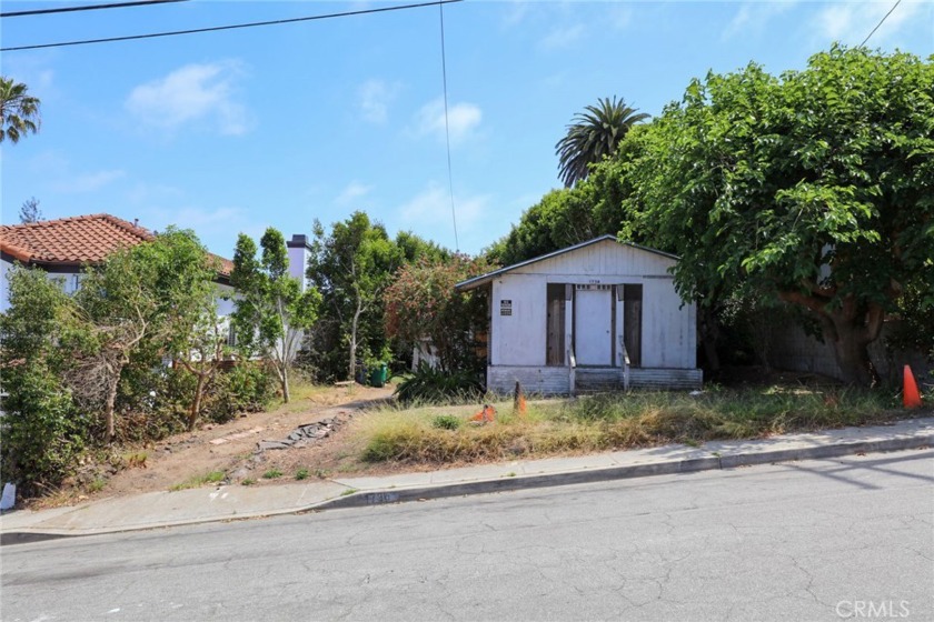 7500 sq ft lot in Prime East Manhattan Beach. Flat Lot with - Beach Home for sale in Manhattan Beach, California on Beachhouse.com