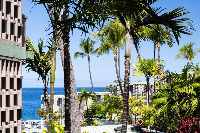 Ali'i Villas #211 - Oceanfront Living with documented vacation - Beach Condo for sale in Kailua Kona, Hawaii on Beachhouse.com