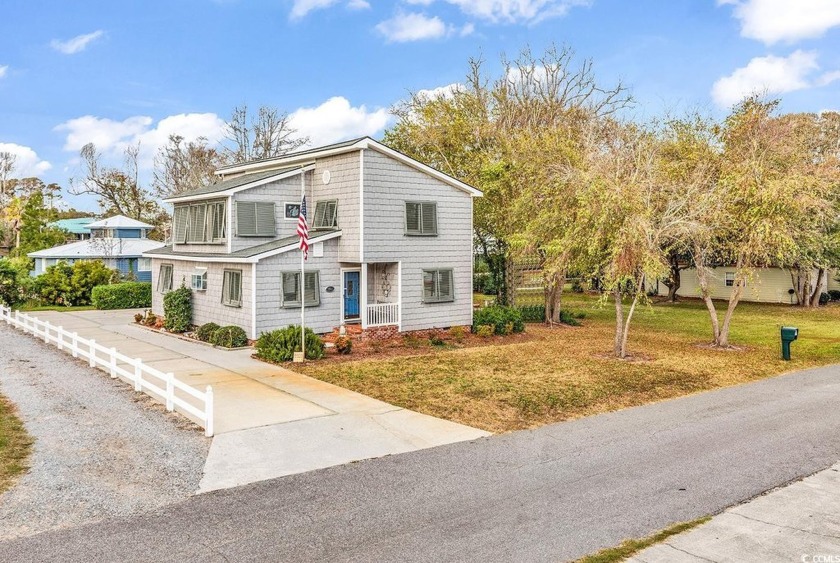 Welcome to 1314 Holly Drive - a stunning 4-bedroom, 3-bathroom - Beach Home for sale in North Myrtle Beach, South Carolina on Beachhouse.com