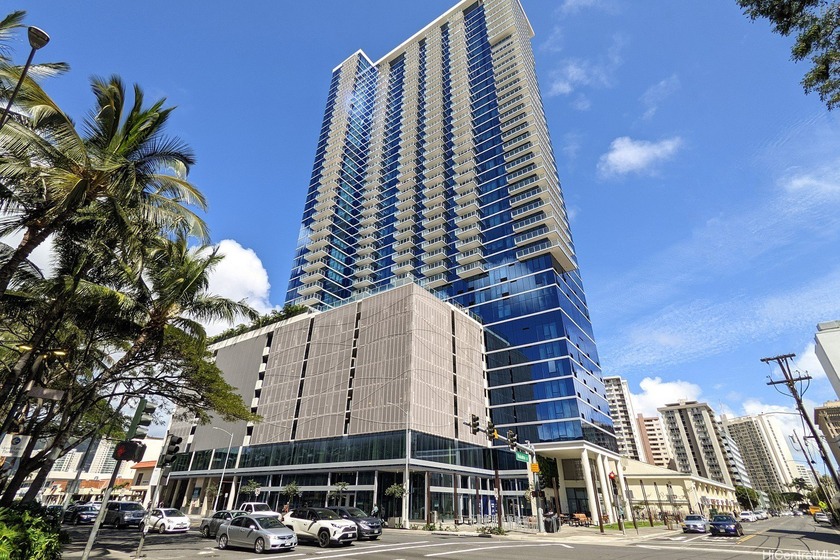 Enjoy luxury convenient living on the 35th floor in Mid town - Beach Condo for sale in Honolulu, Hawaii on Beachhouse.com