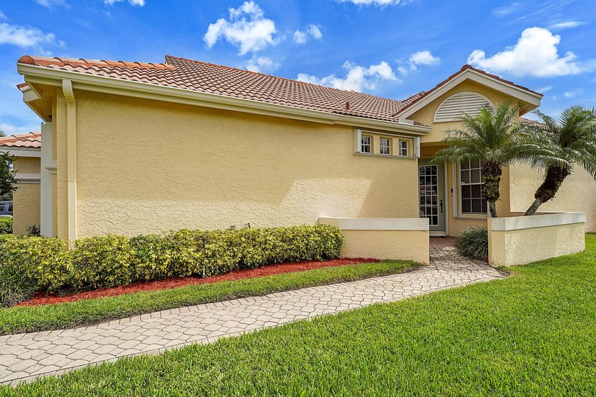 MOTIVATED SELLER ; Nice CBS 2Bedroom, 2Bath with a large den - Beach Home for sale in Port Saint Lucie, Florida on Beachhouse.com
