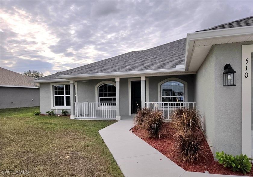 Beautiful Home Ready to Move In - 3/Bedrooms - Formal Dinning - Beach Home for sale in Lehigh Acres, Florida on Beachhouse.com