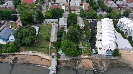 This is a dream scenario! With 7,075 sq ft of land with an - Beach Lot for sale in Bronx, New York on Beachhouse.com