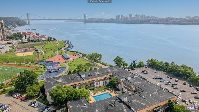 Step into your ideal urban retreat with this chic studio condo - Beach Condo for sale in Edgewater, New Jersey on Beachhouse.com