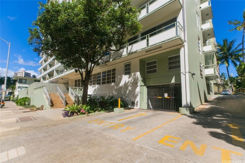 Well-maintained, fully furnished, one bedroom, one bath with one - Beach Condo for sale in Honolulu, Hawaii on Beachhouse.com
