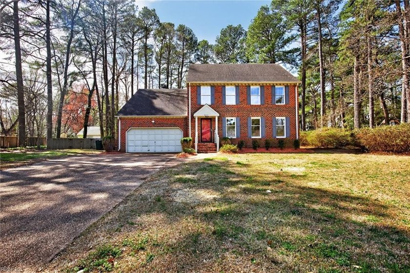 Welcome to Sleepy Lake! This charming brick home sits on a - Beach Home for sale in Suffolk, Virginia on Beachhouse.com