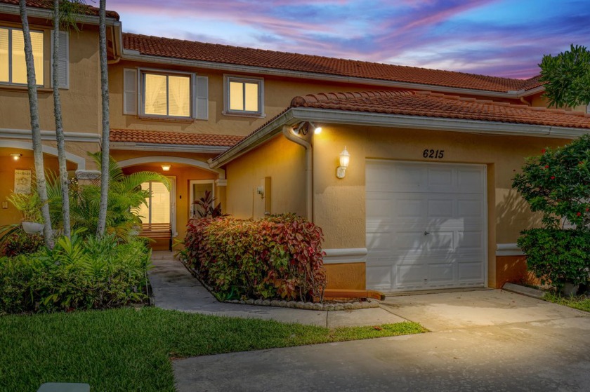 Charming Water view townhome in a sought after family friendly - Beach Townhome/Townhouse for sale in West Palm Beach, Florida on Beachhouse.com