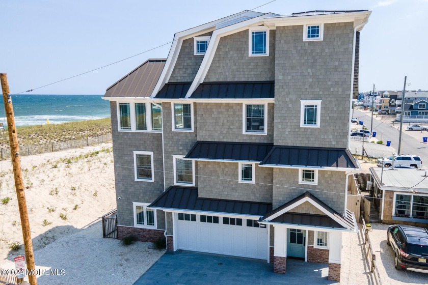 Spectacularly designed 4/5 bedroom, 4.5 bath oceanfront home is - Beach Home for sale in Mantoloking, New Jersey on Beachhouse.com