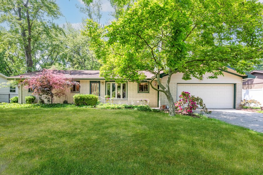 This great, solidly built, brick ranch provided comfort and - Beach Home for sale in Saint Joseph, Michigan on Beachhouse.com