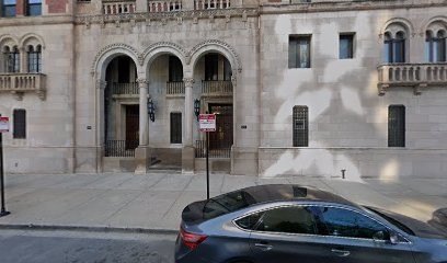 Excellent investment opportunity in the heart of Hyde Park! This - Beach Condo for sale in Chicago, Illinois on Beachhouse.com