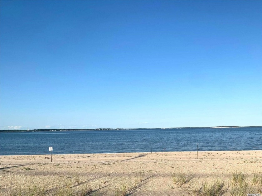Location, Location, YES a NASSAU POINT Location! Rare - Beach Home for sale in Cutchogue, New York on Beachhouse.com