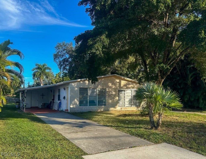 Duplex in Historic Dean Park - Prime Multifamily Development - Beach Home for sale in Fort Myers, Florida on Beachhouse.com