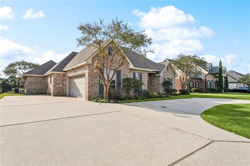 Beautiful 4-bedroom, 3-bath home located in the gated Masters - Beach Home for sale in Slidell, Louisiana on Beachhouse.com