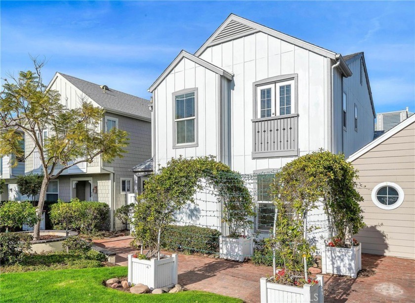 Modern Coastal Gem with Prime Location  Walkability!  Updated - Beach Townhome/Townhouse for sale in Redondo Beach, California on Beachhouse.com