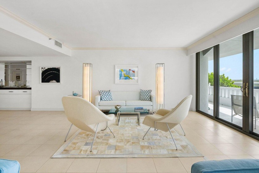 Rare Turnkey Offering! Beautifully renovated 3 bedroom, 3 full - Beach Condo for sale in Palm Beach, Florida on Beachhouse.com