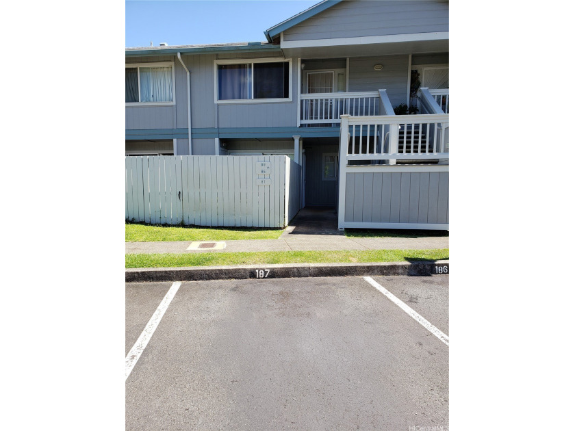 Discover exceptional value in Mililani Mauka townhome with two - Beach Condo for sale in Mililani, Hawaii on Beachhouse.com