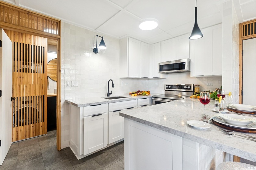 Fully Customized Corner Unit at Hale Kulanui - Move-In Ready & - Beach Condo for sale in Honolulu, Hawaii on Beachhouse.com